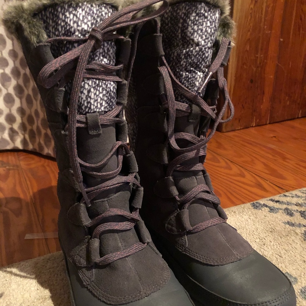 Northface insulated snow boots